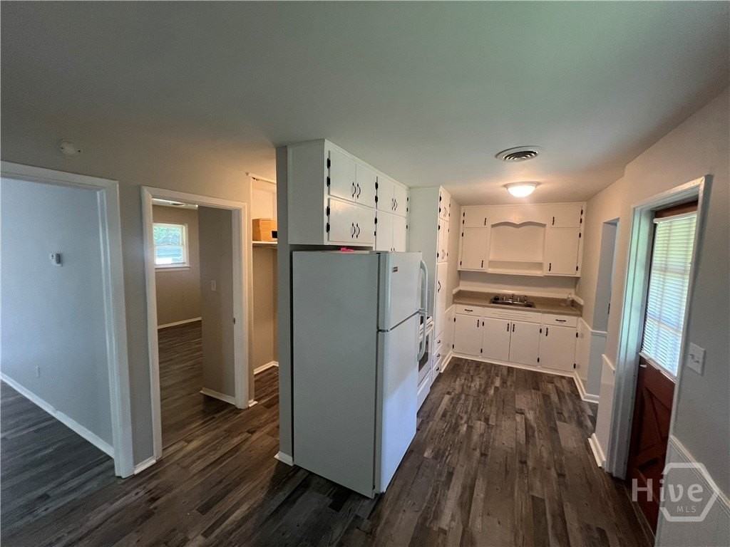 129 Pineview Dr - Photo 2 of 8