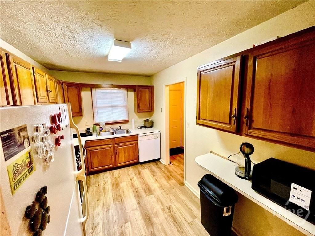 595 Macon Hwy Apt 22 #22 - Photo 3 of 20