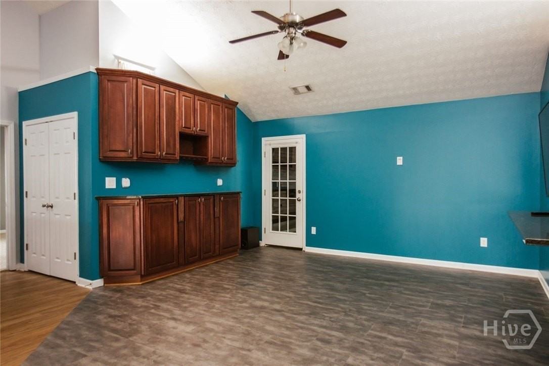 137 Bristol Woods Dr - Photo 5 of 33