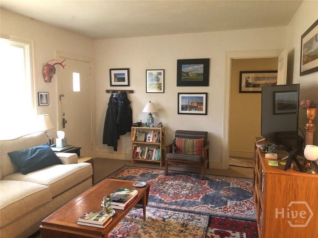 475 Woodlawn Ave - Photo 5 of 13