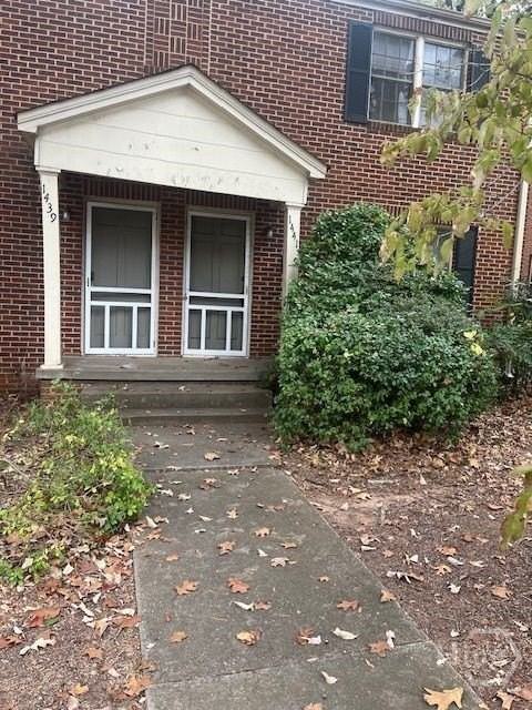 1441 S Milledge Ave - Photo 2 of 6