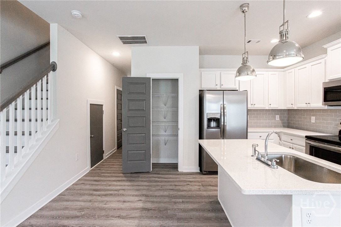 715 W Vincent Dr - Photo 5 of 41