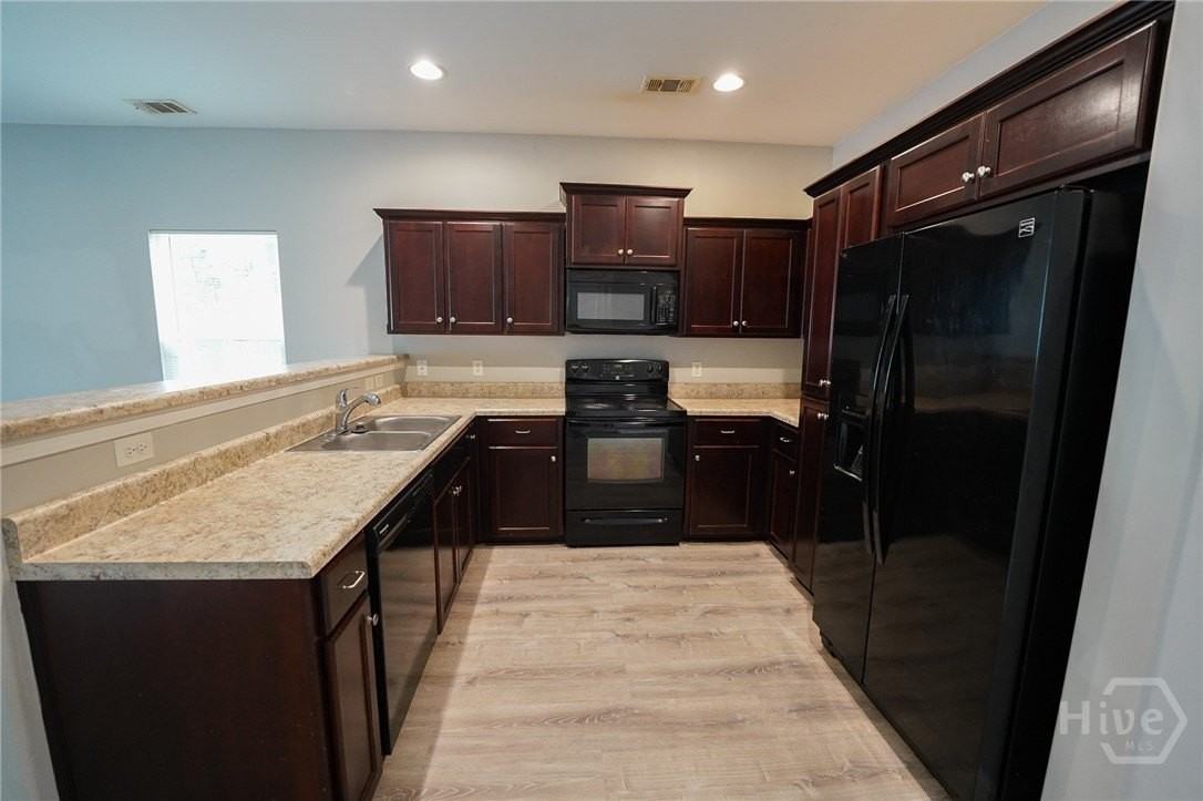 59 Reese Way - Photo 6 of 37