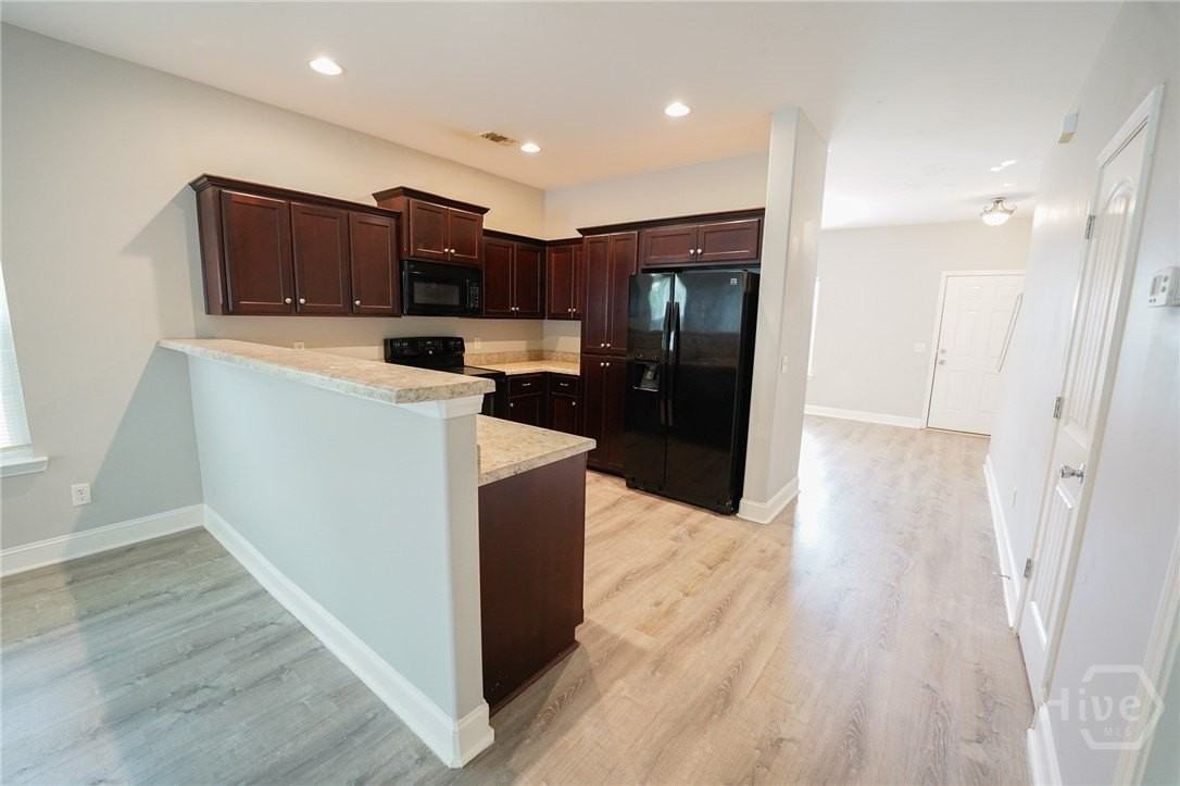 59 Reese Way - Photo 7 of 37