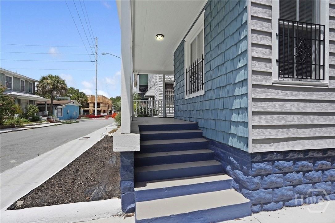 306 W 42nd St - Photo 2 of 39