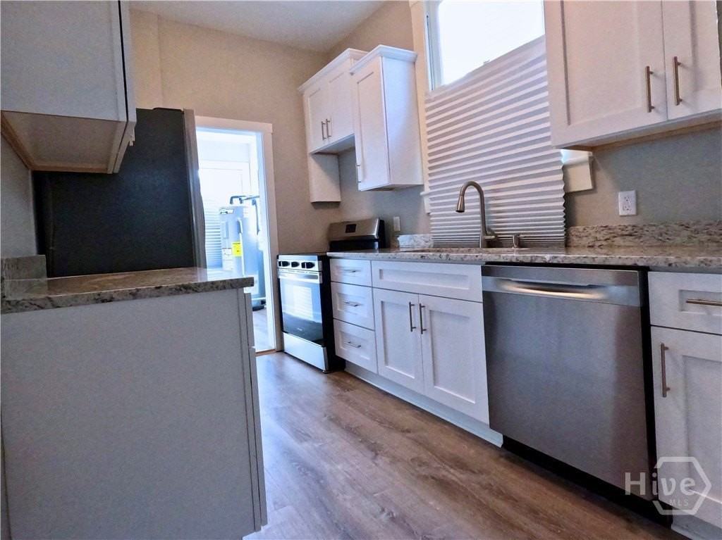 613 E 38th St - Photo 7 of 16