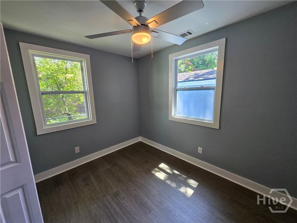 1606 Reynolds St - Photo 7 of 10