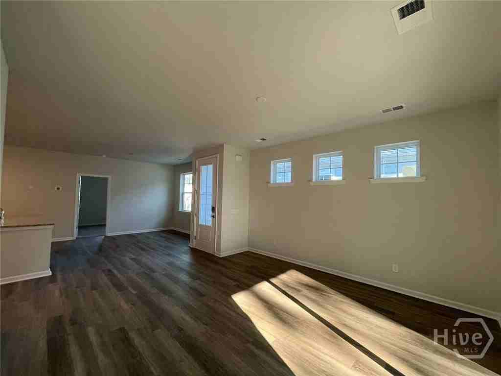 149 Holloway Hl - Photo 7 of 24