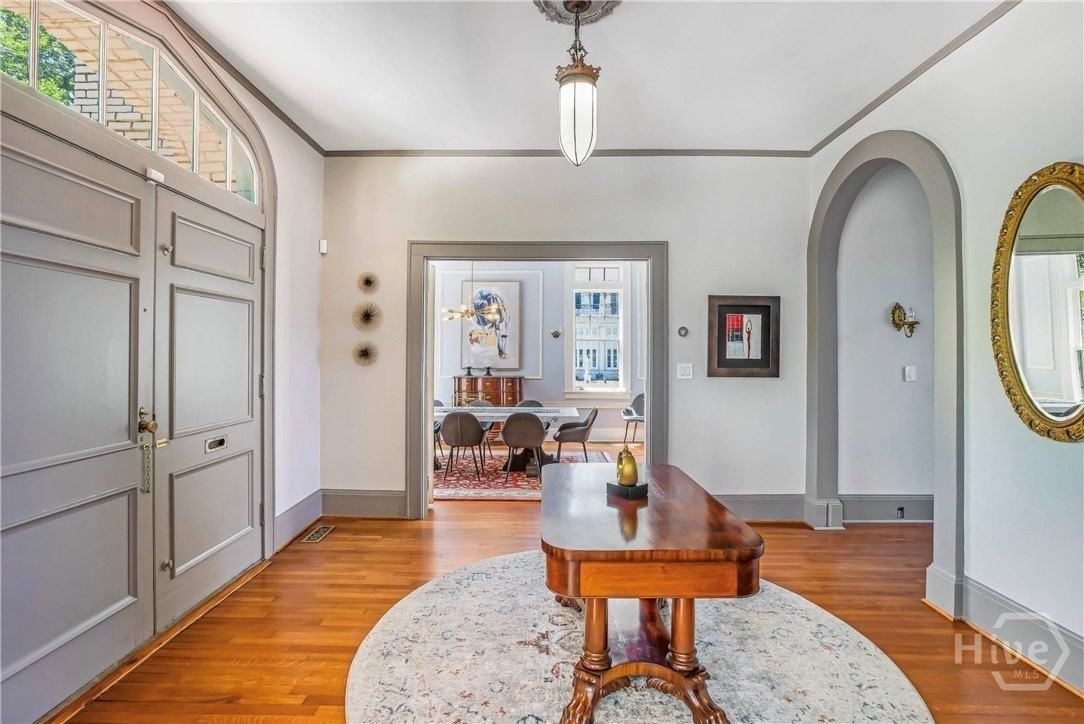 624 E Victory Dr - Photo 5 of 37