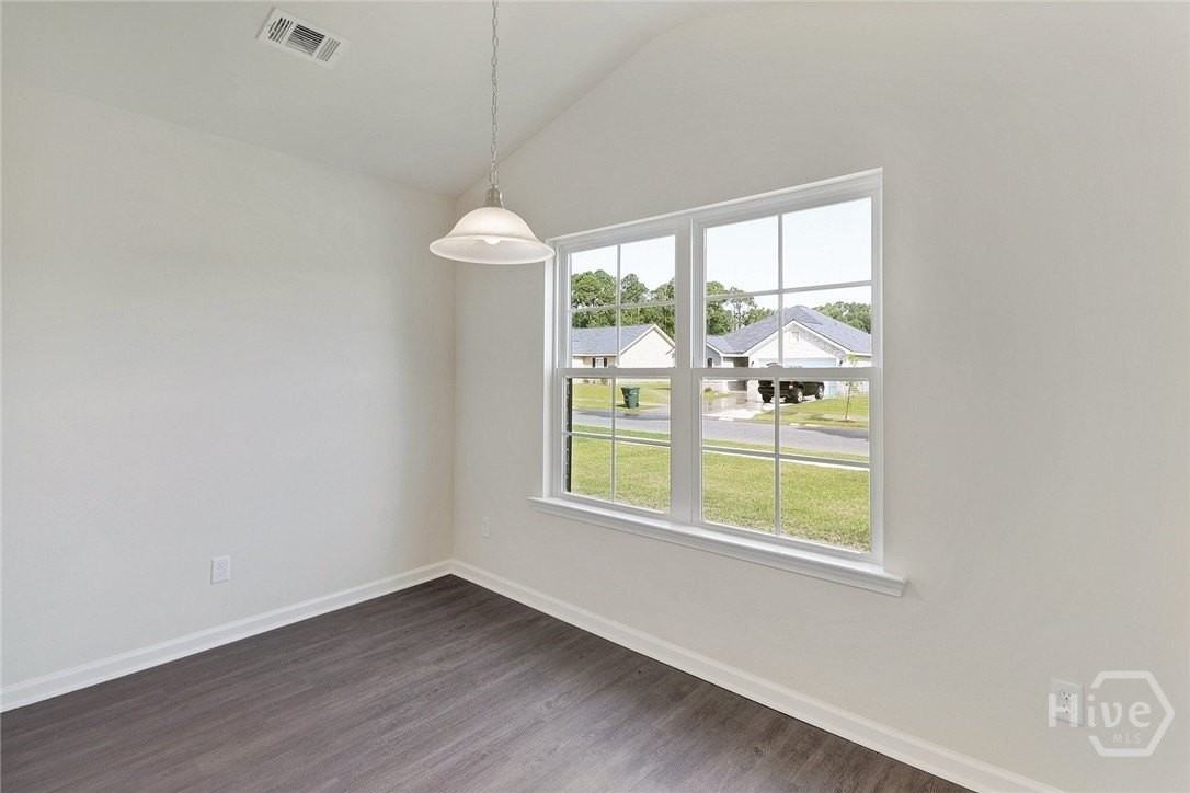 205 Willis Way - Photo 2 of 28