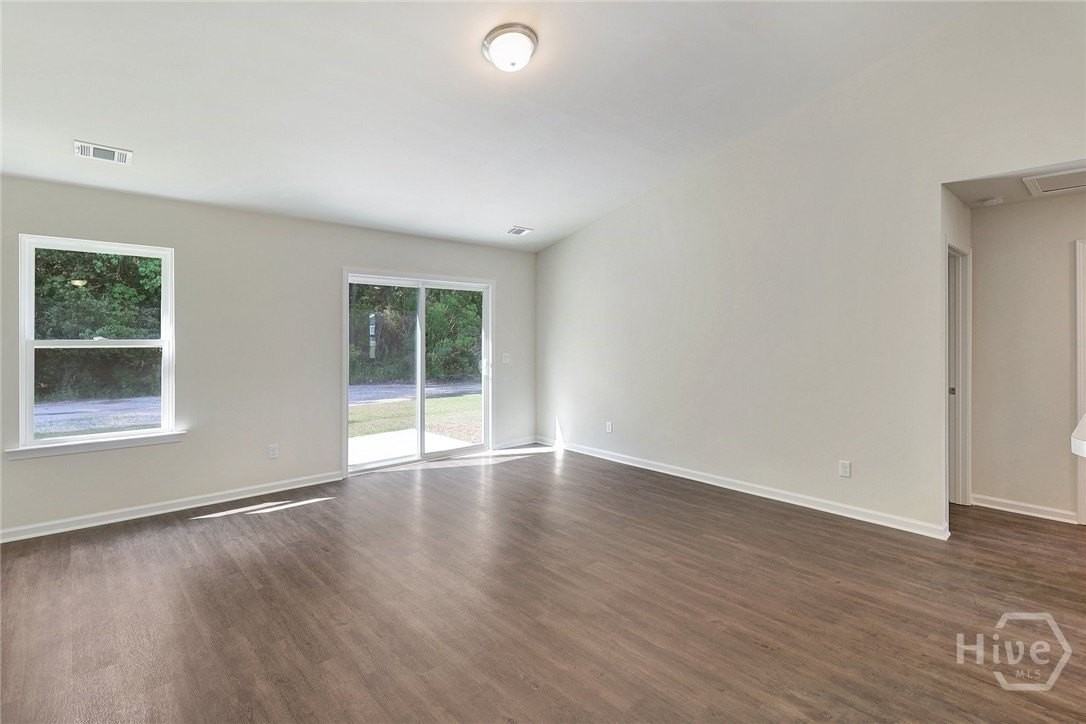 213 Willis Way - Photo 4 of 23