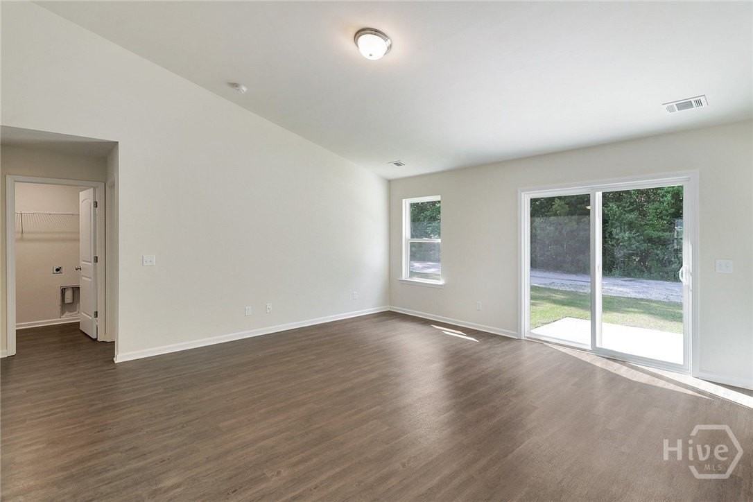 213 Willis Way - Photo 5 of 23