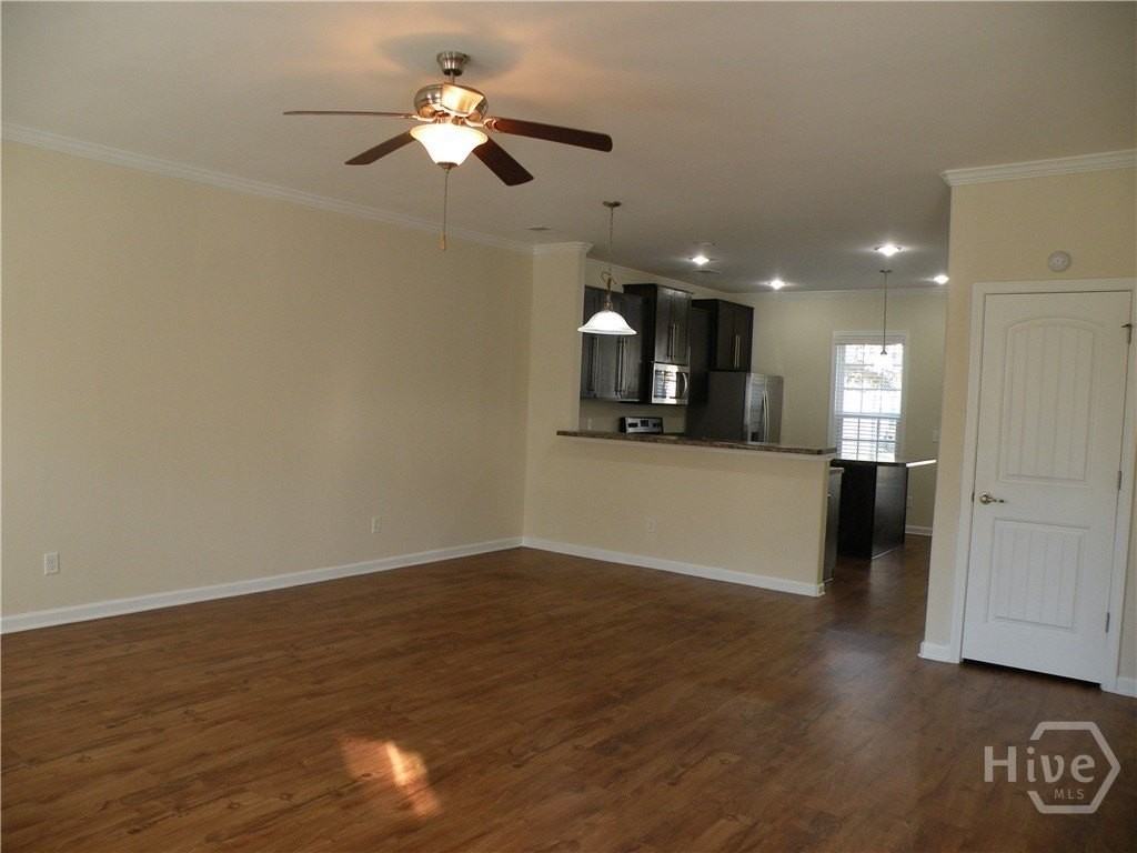 104 Ventura Pl - Photo 2 of 16