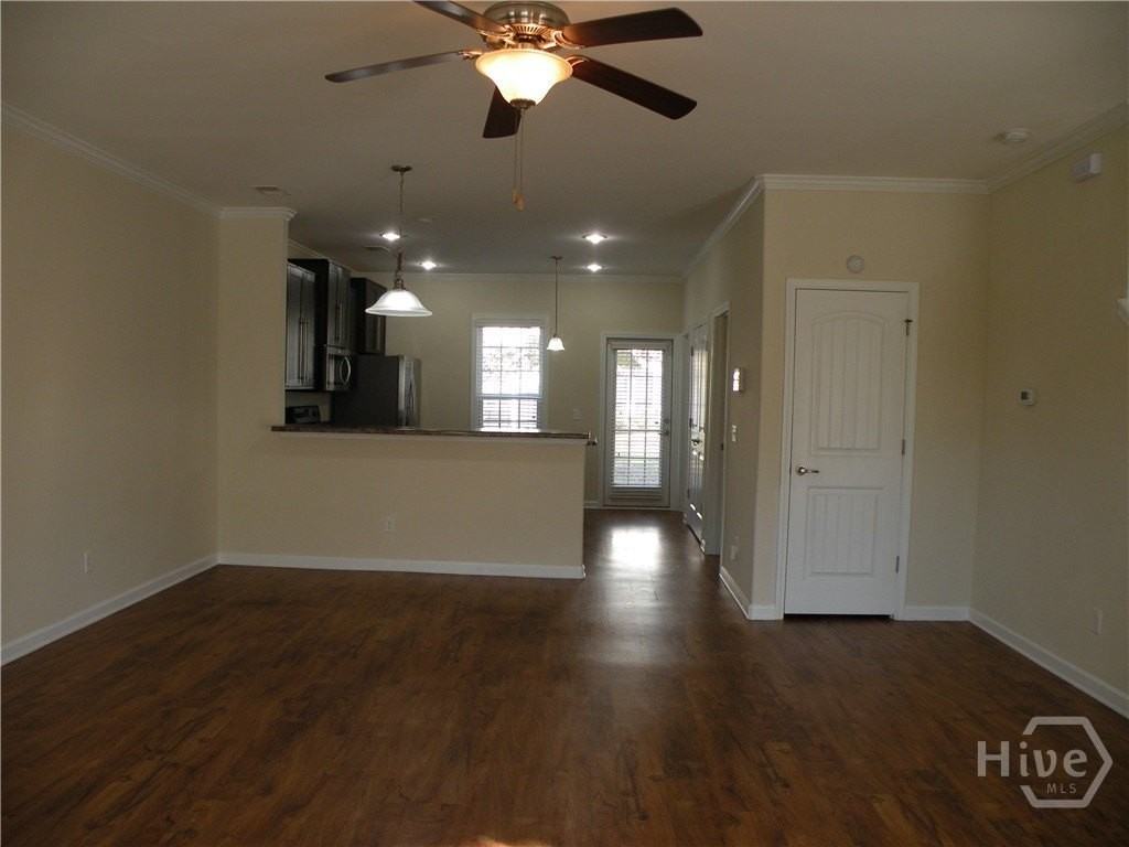 104 Ventura Pl - Photo 4 of 16