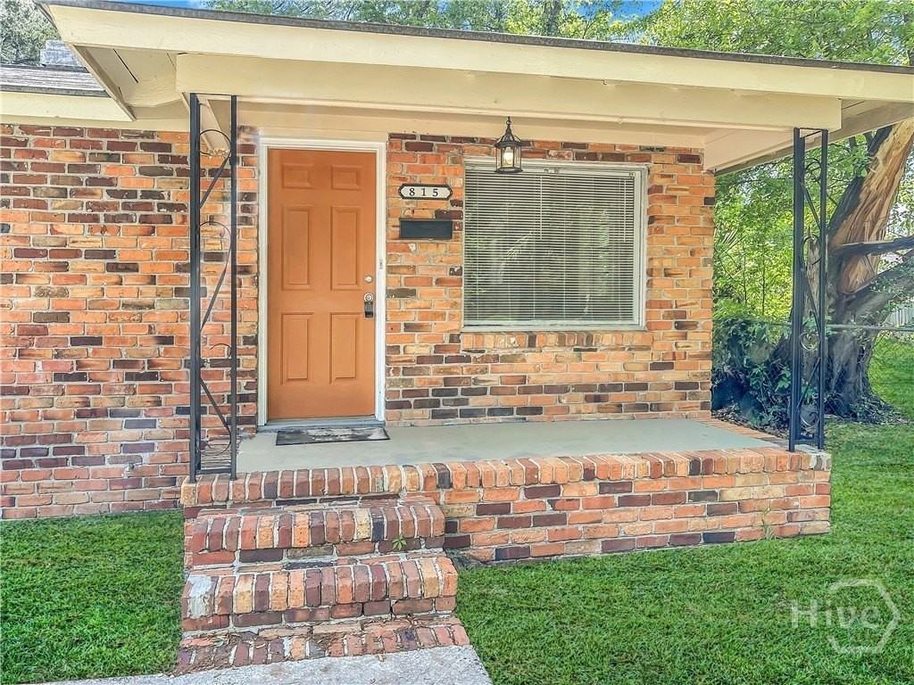 815 E Waldburg St - Photo 3 of 21