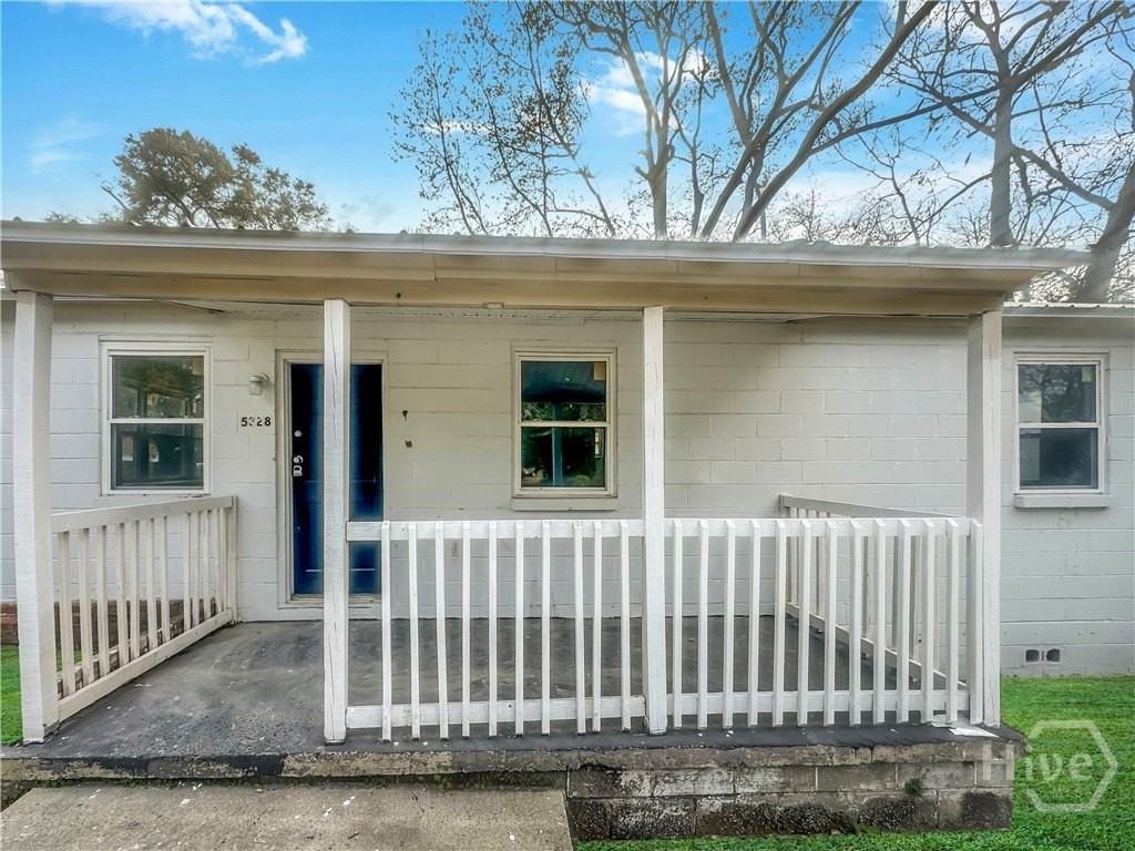 5328 Churchill St - Photo 2 of 11