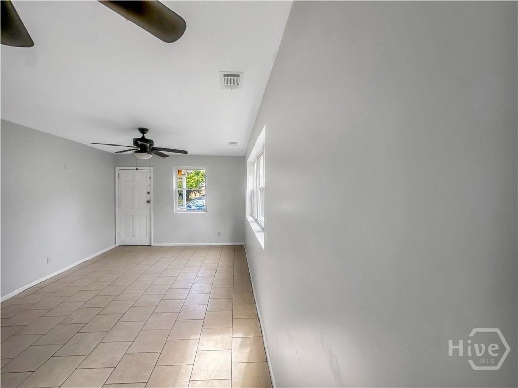 5328 Churchill St - Photo 4 of 11