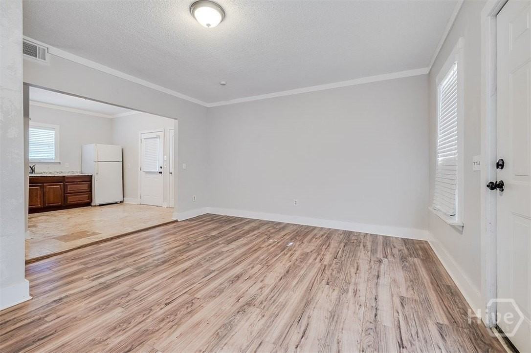 508 E Liberty Street unit: Lower - Photo 6 of 13