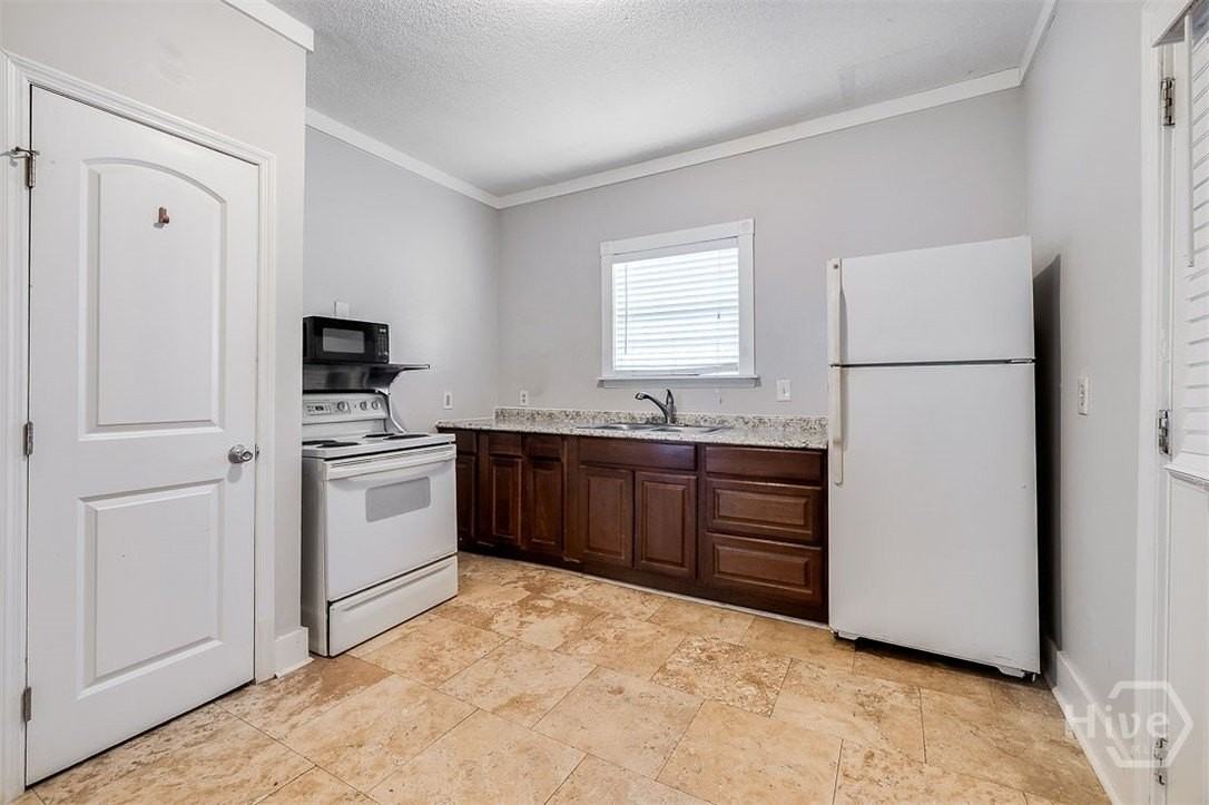 508 E Liberty Street unit: Lower - Photo 7 of 13