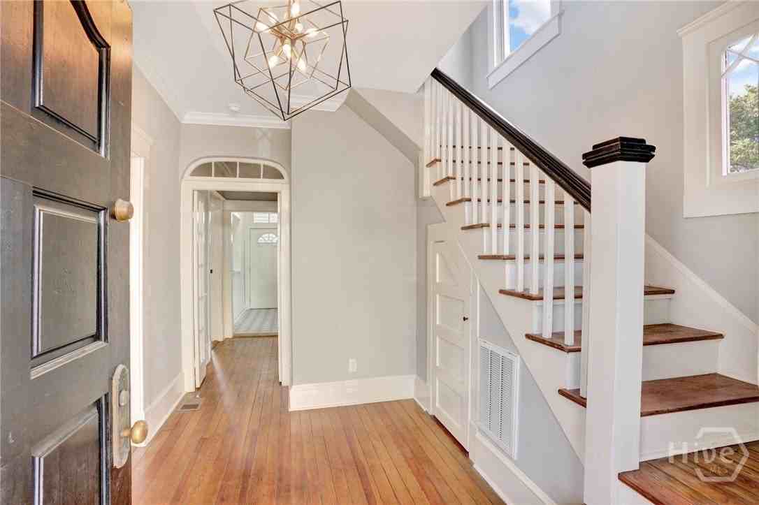 115 W 34th St - Photo 3 of 22