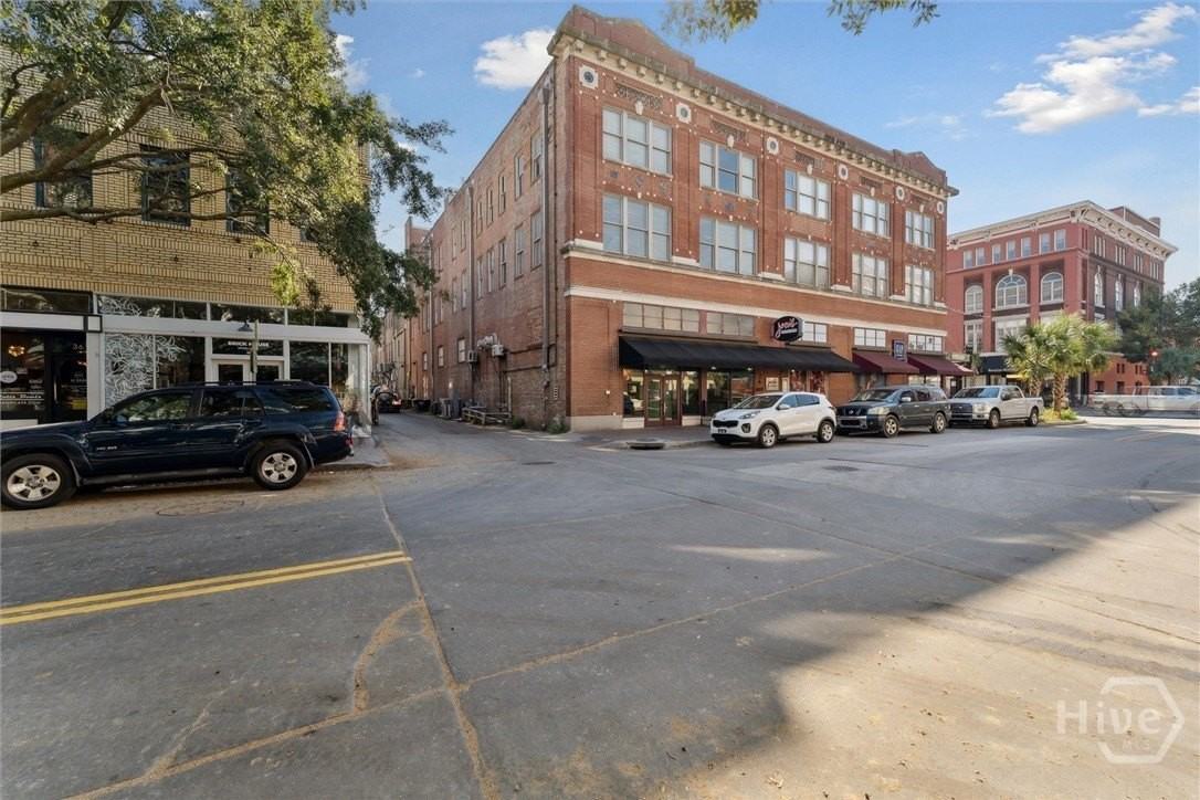 122 W Broughton St Unit 201 #201 - Photo 2 of 27