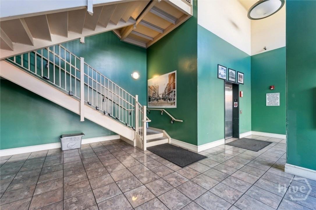 122 W Broughton St Unit 201 #201 - Photo 6 of 27