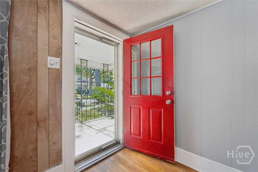 742 E Park Ave - Photo 4 of 41