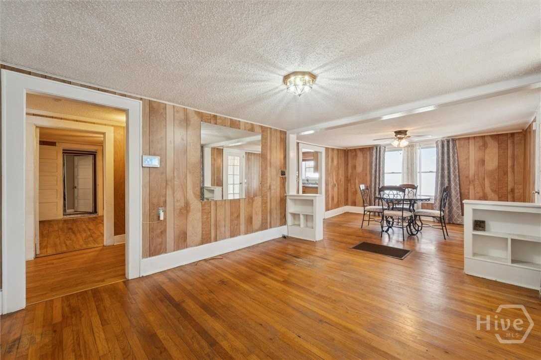 742 E Park Ave - Photo 5 of 41