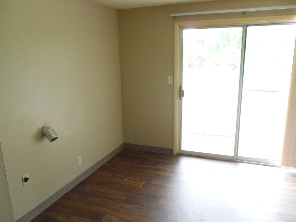 706 Arizona St - Photo 7 of 8