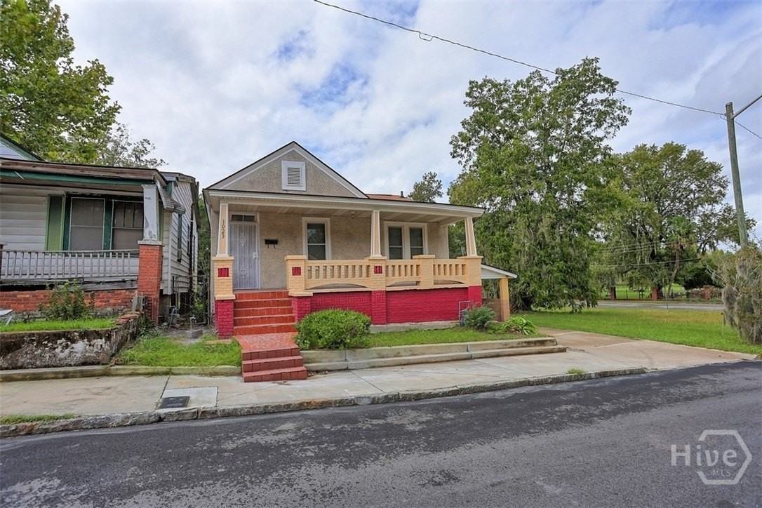 1023 W 37th St - Photo 3 of 45