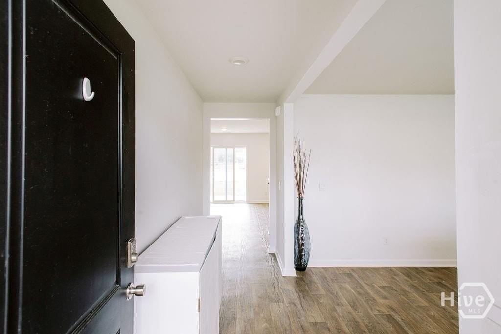 123 Skylark Rd - Photo 2 of 22