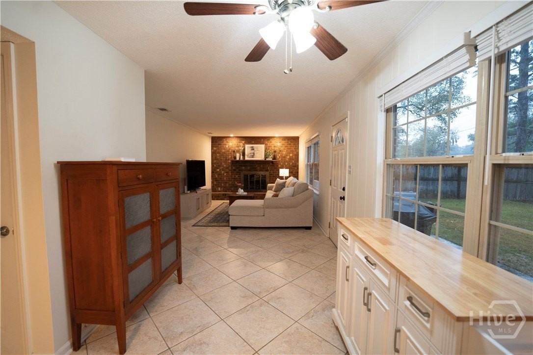 808 Birchwood Rd - Photo 5 of 27