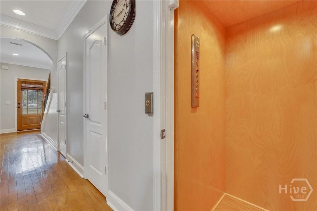 124 Ventura Pl - Photo 3 of 35