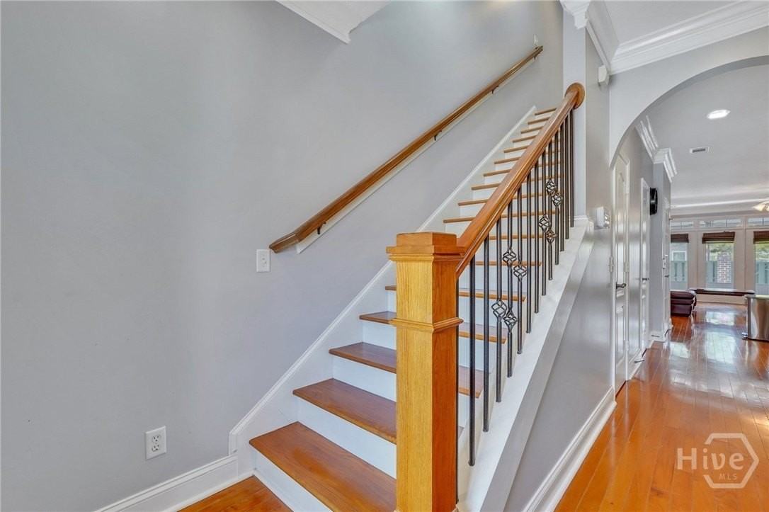 124 Ventura Pl - Photo 5 of 35