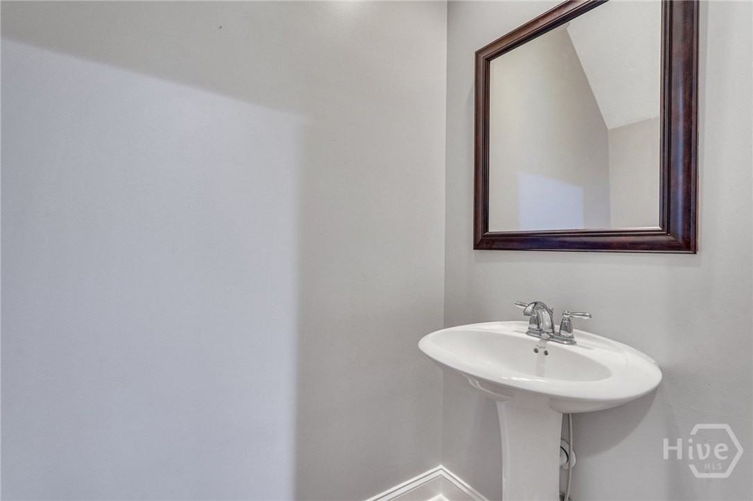 124 Ventura Pl - Photo 6 of 35