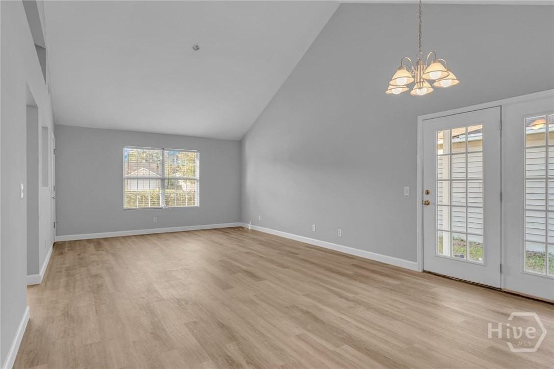 525 Rushing St - Photo 6 of 37