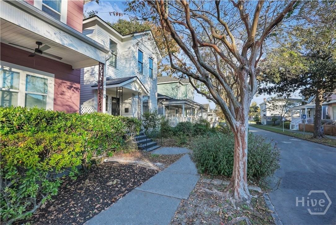 518 E 33rd St - Photo 2 of 25