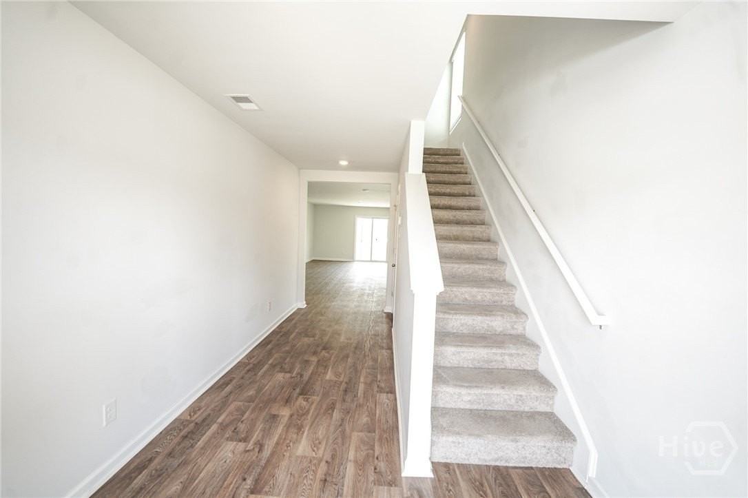 412 Coconut Dr - Photo 3 of 37