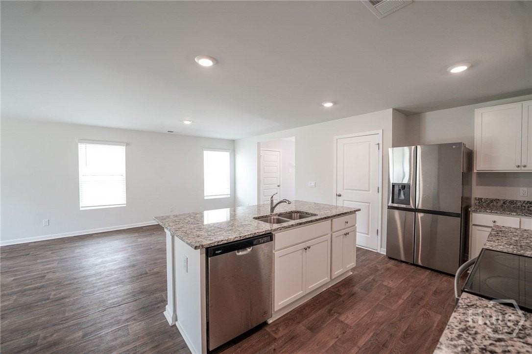 412 Coconut Dr - Photo 7 of 37