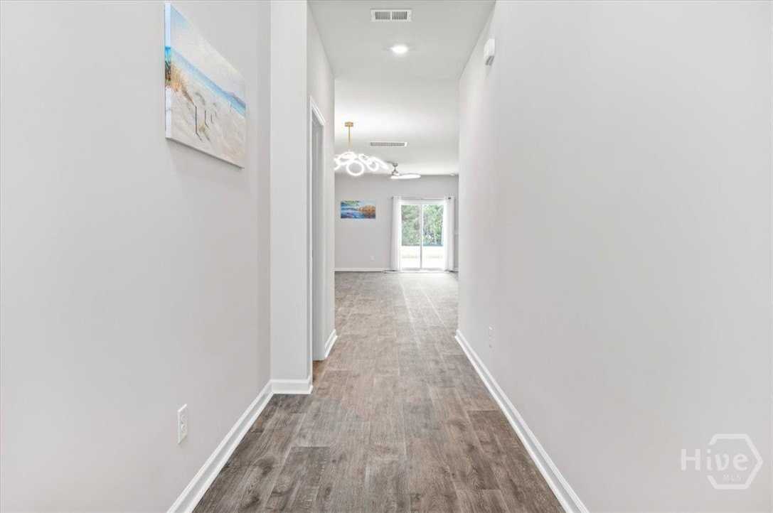 142 Bottlebrush Dr - Photo 5 of 44