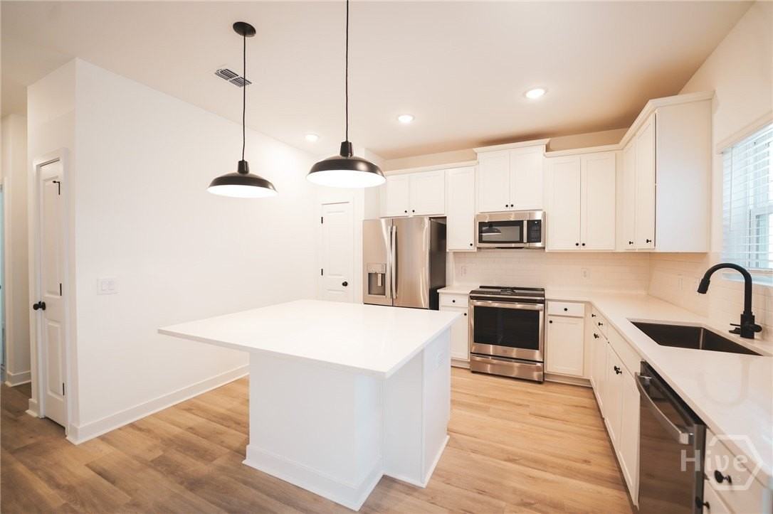 108 Kingswood Cir - Photo 6 of 38