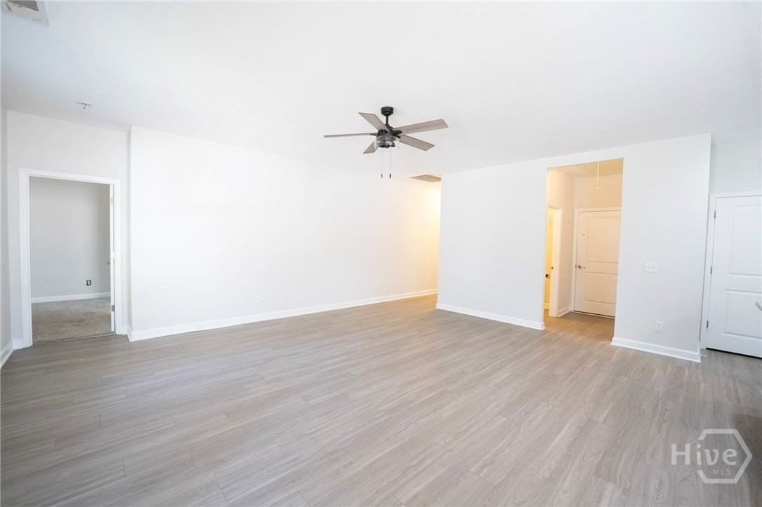 54 Shuman St - Photo 5 of 33