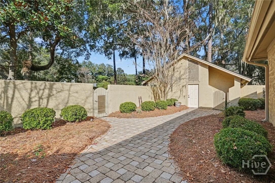 1 Tapestry Ln - Photo 2 of 30