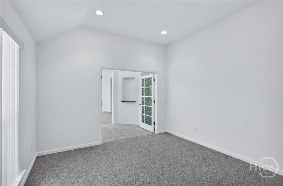 568 Marshview Dr - Photo 3 of 39