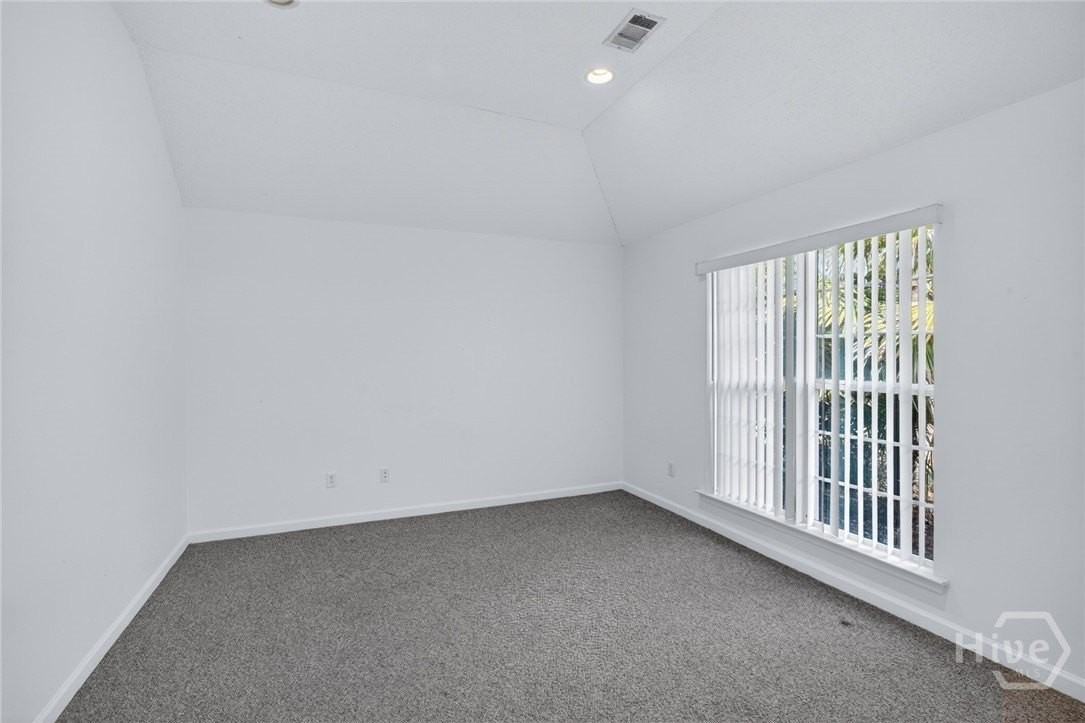 568 Marshview Dr - Photo 5 of 39