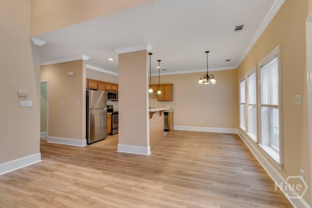 102 Kendal Ct - Photo 5 of 19