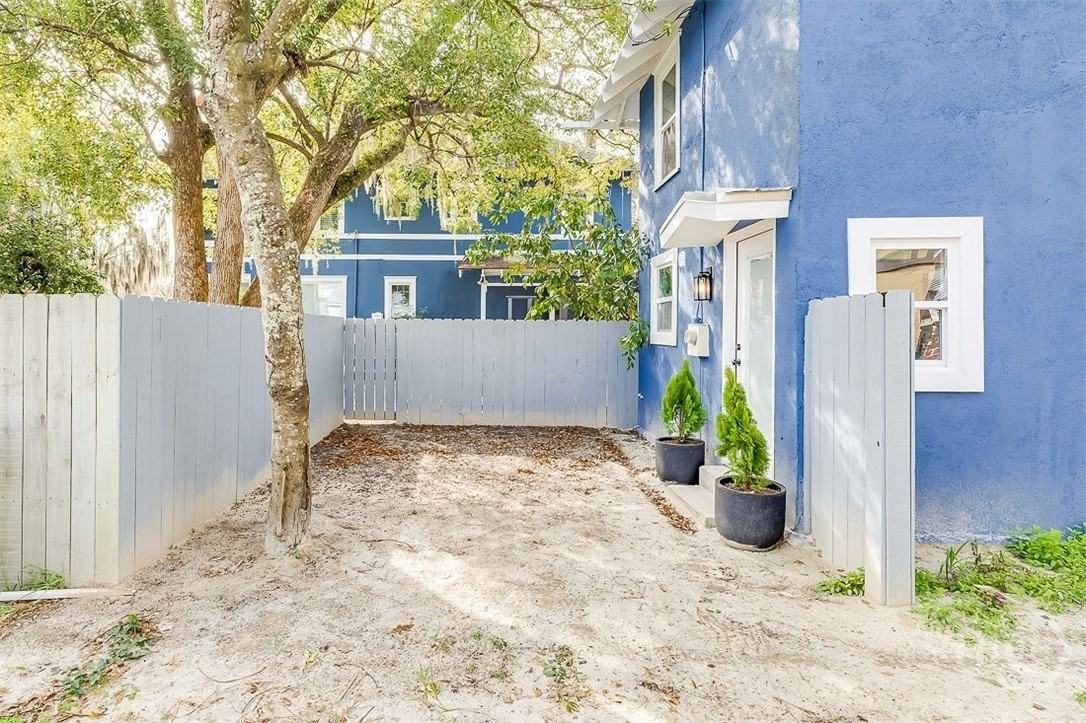 318 E 45th Street unit: Studio/Loft #LOFT - Photo 3 of 20