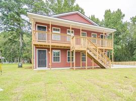 featured image of 402 E 3rd St Apt A #A