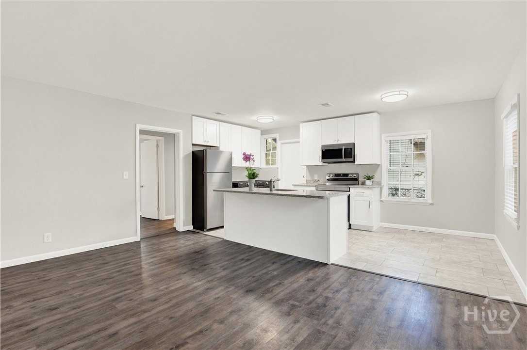 1309 E 55th St - Photo 3 of 23