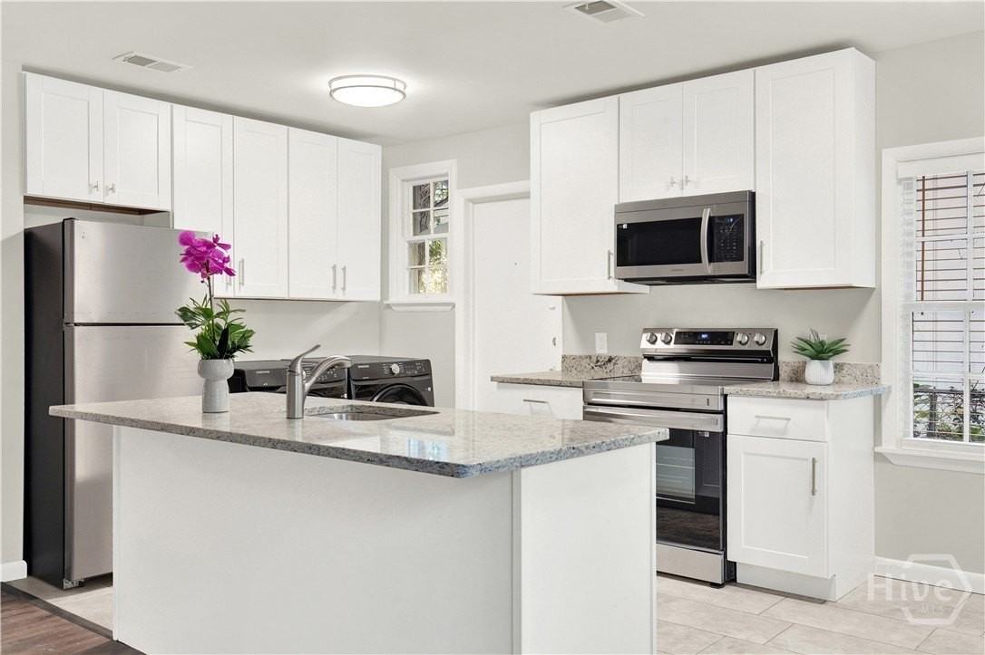 1309 E 55th St - Photo 6 of 23